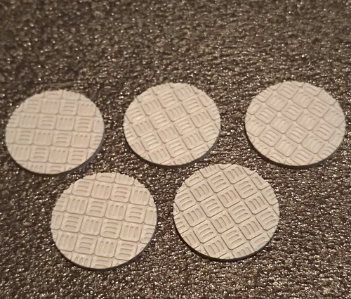 40mm unpainted round - x,